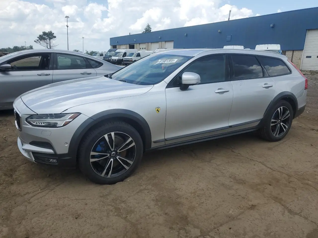2018 VOLVO V90