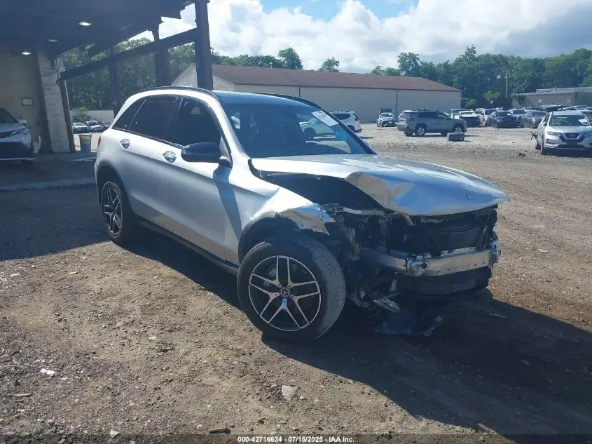 2017 MERCEDES-BENZ GLC 300